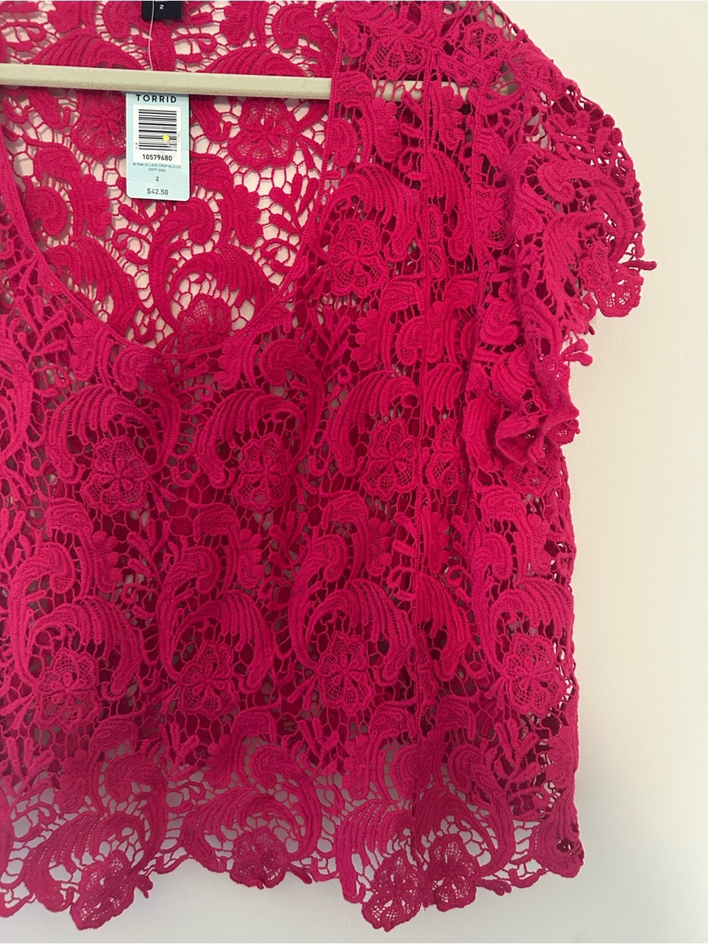 Torrid Size 2 Raspberry Lace V-Neck Top - Picture 4 of 7